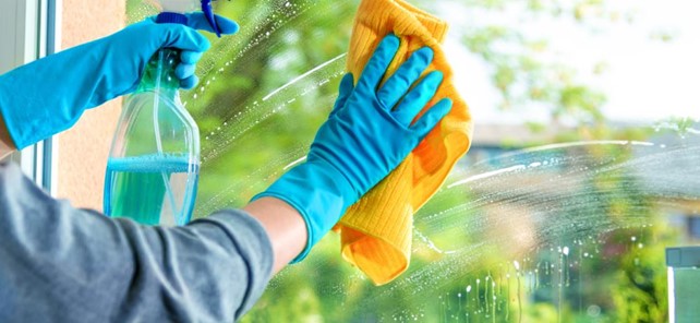 Come pulire le finestre: consigli pratici e attrezzatura necessaria